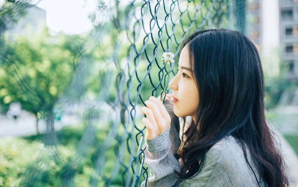 “何意？”刘璝面色不善的看着法正。